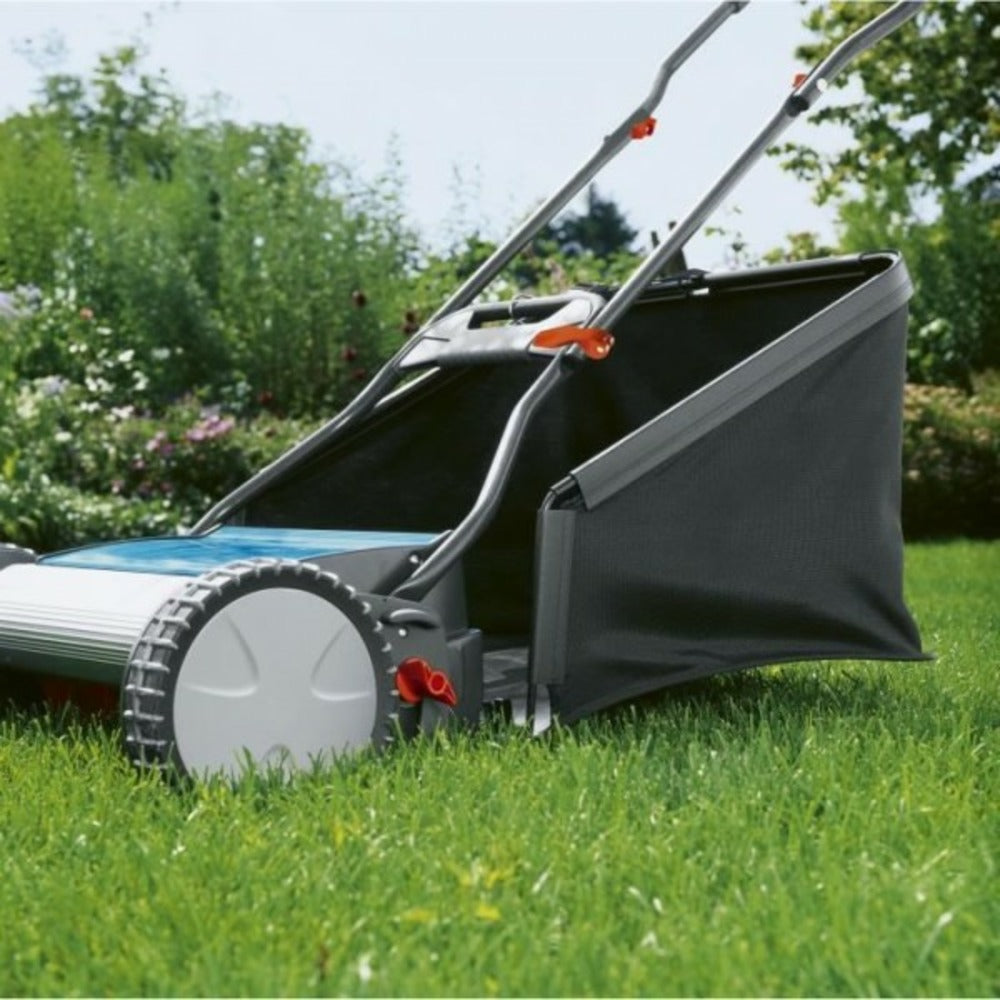 Gardena Tondeuse A Gazon Hélicoidale 330 Classic – Surface Tonte Max 150m² – Hauteur De Coupe 12 A 42mm – Largeur De Coupe 33cm