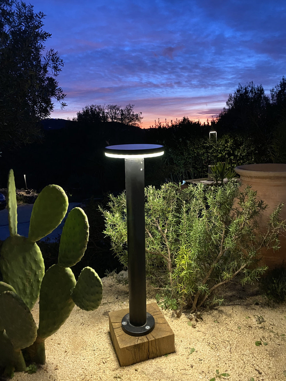  Borne Solaire California 3000°k