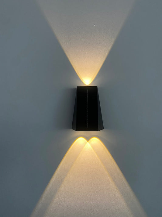  Applique Solaire Triangulaire 2 Faisceaux : 1 Up & 1 Down - Blanc Chaud 3000°k 150lm - Bf Light