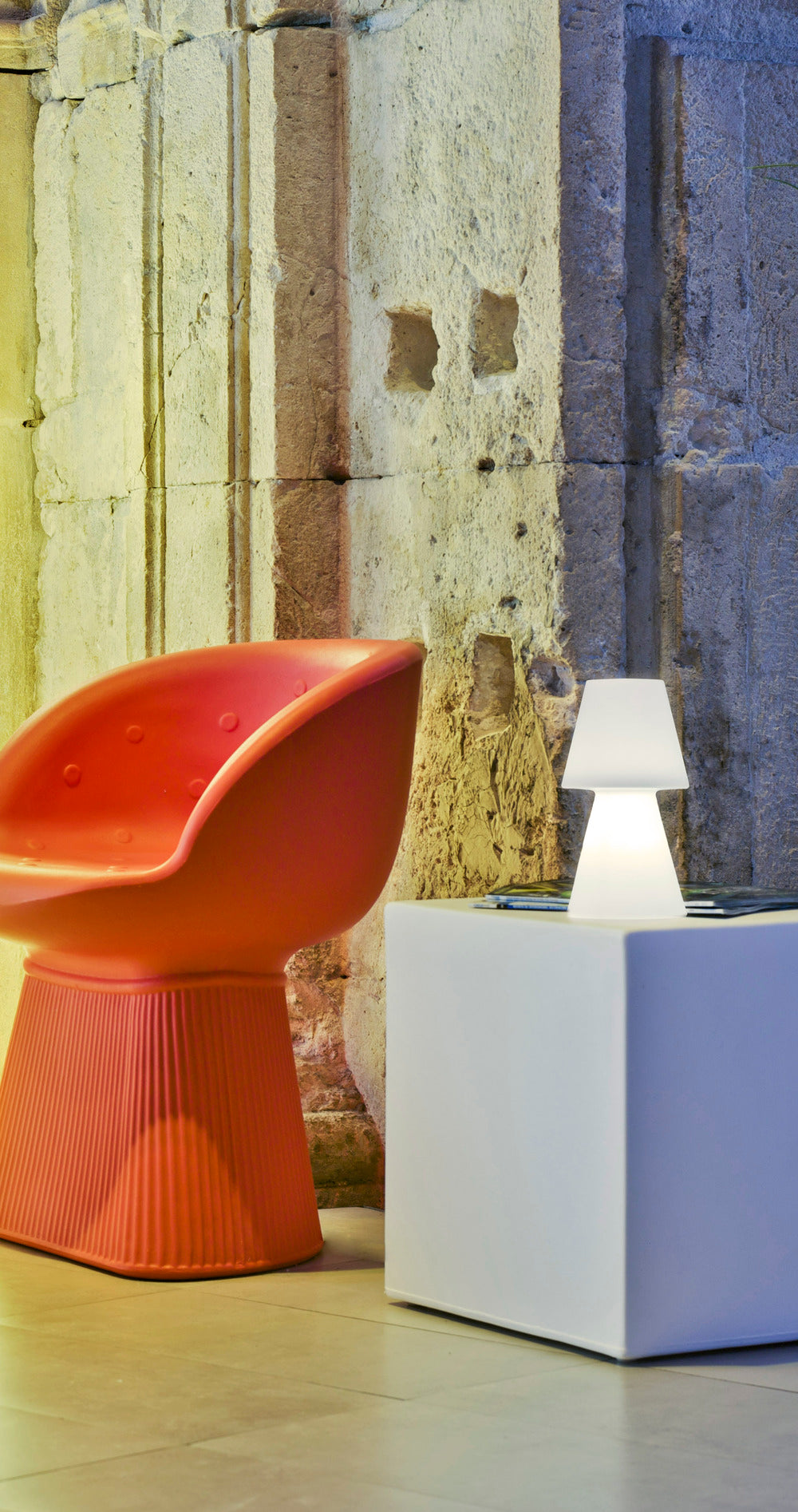  Lampe De Table Lola 30 Batterie Rechargeable Led Rgb Avec Télécommande Hauteur 30cm